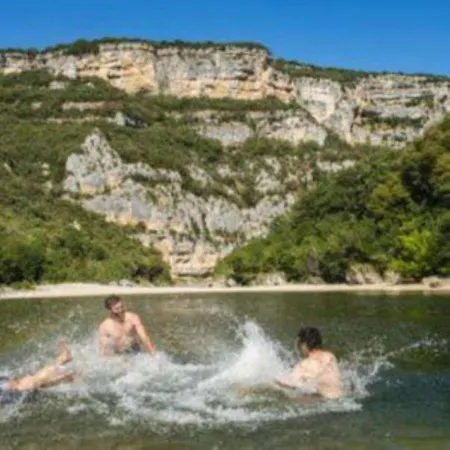 Ardeche Les Vans Le Puech Gites Apartmán *